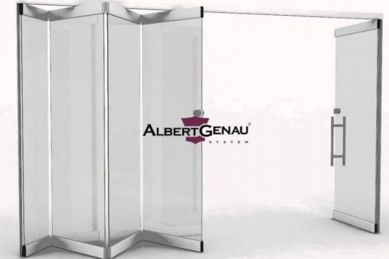 Albert Genau Cam Balkon