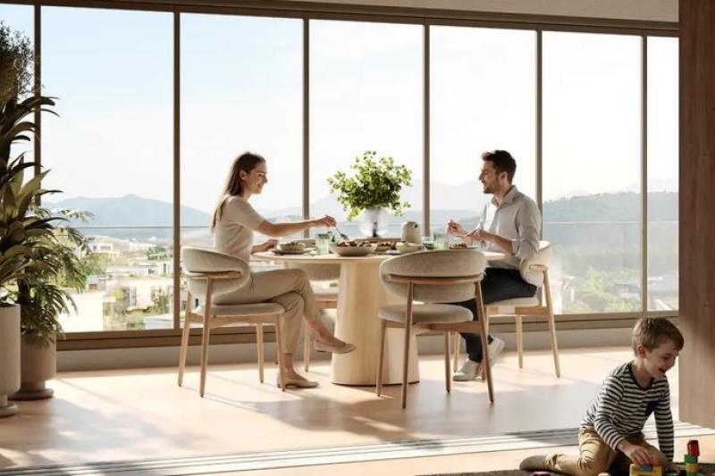 Albert Genau Cam Balkon